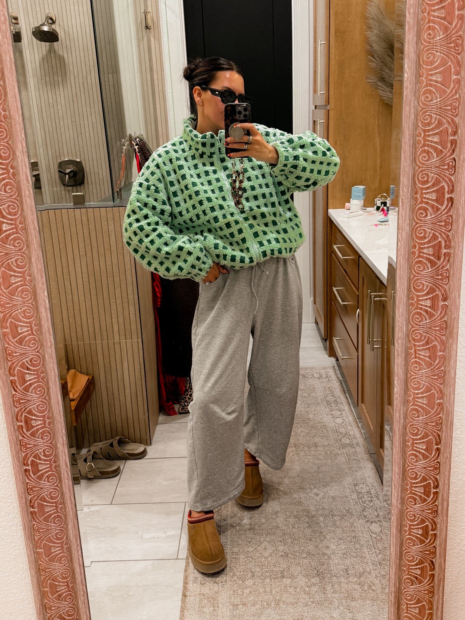 Comfy & freaking cute!  This zip up is so freaking cool!!!!!
Wearing the XL
XL in the barrel sweatpants that I have Tons Of colors in!


#LTKMidsize #LTKFindsUnder50 #LTKmomlife