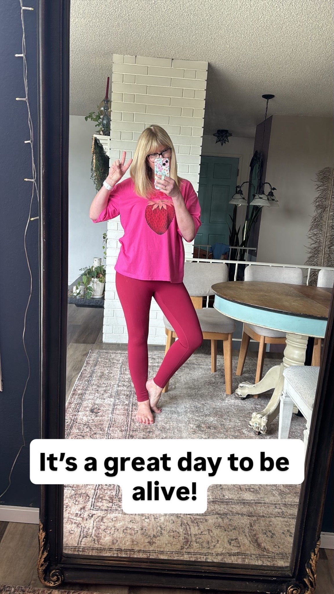 Cute bright gym clothes for the win ladies 💕🍓🌿

#LTKfitnessgoals #LTKOver40 #LTKActive