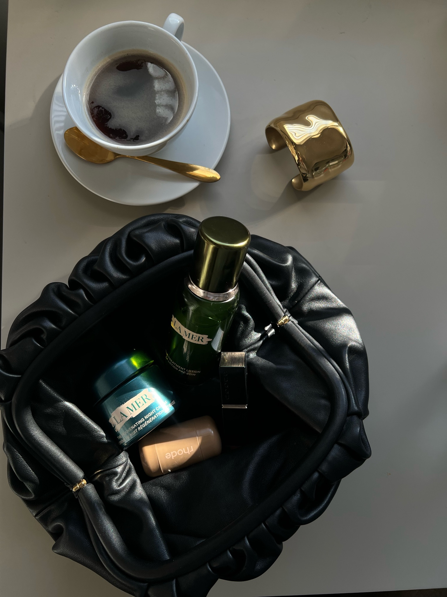 Lamer lotion, lamer night cream
Rhode freckle, Rhode pocket blush, suqqu lip gloss, gold bangle, Bottega clutch 

#LTKbeauty #LTKeurope #LTKuk