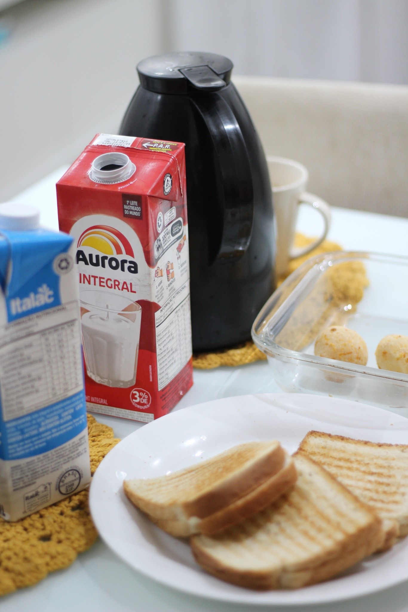 Café da manhã com pão de queijo. 

#LTKcriancas #LTKfamilia #LTKbrasil
