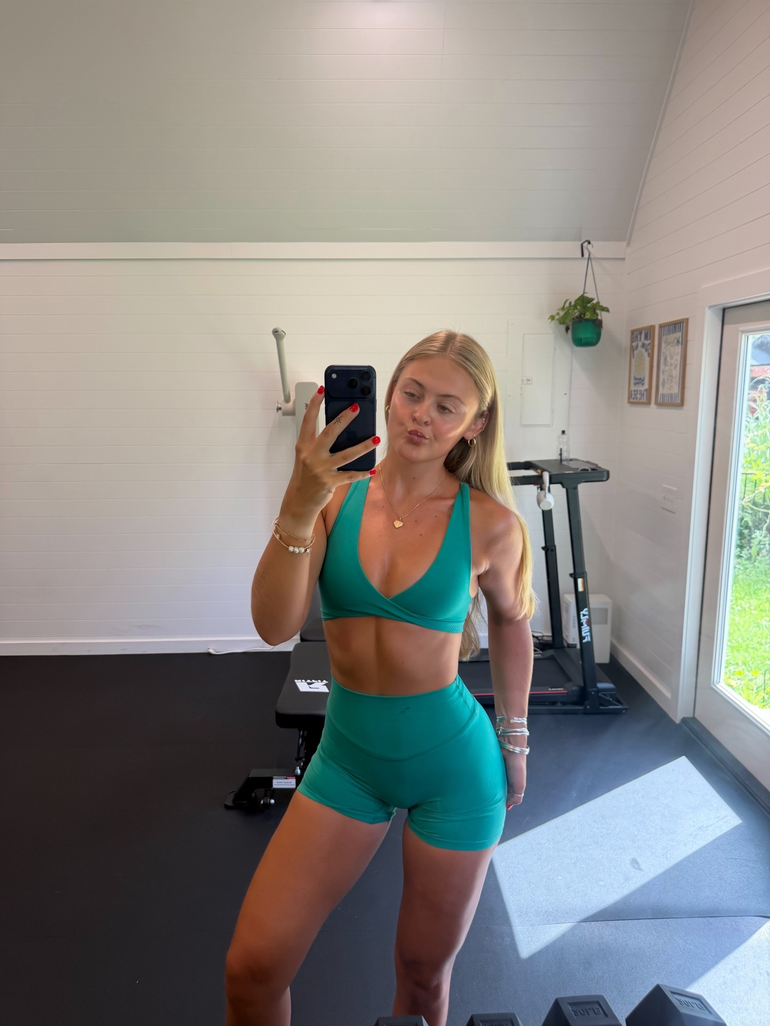 ootdddd now live code ashlen10 saves !!!

#LTKActive #LTKfitnessgoals #LTKootd
