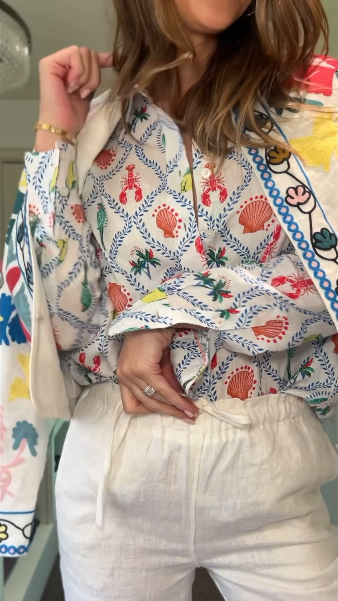 A linen collared shirt with lobsters, parrots and shells... say less. Love all the fun prints at Boden! 

#bodenpartner