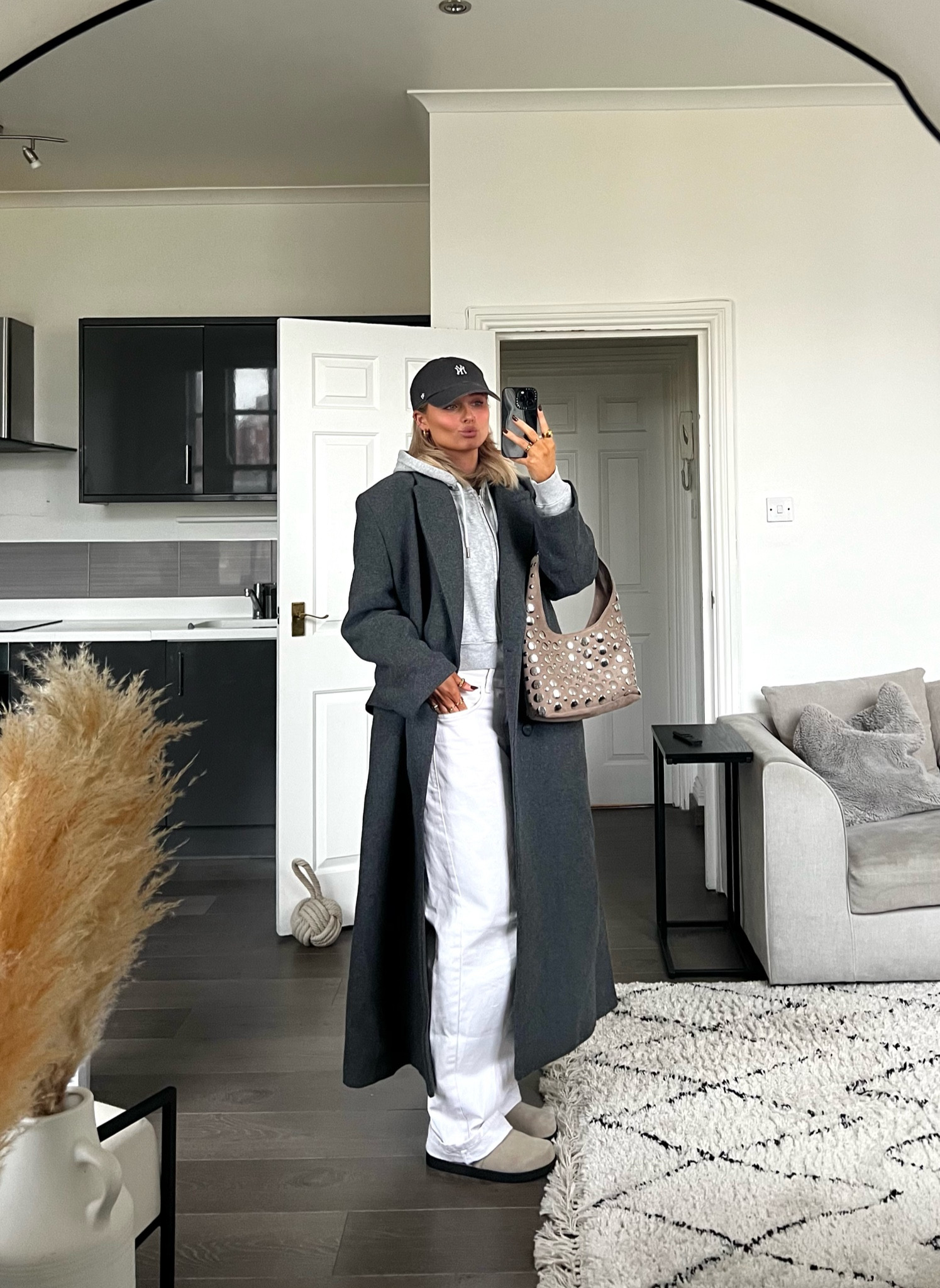 casual outfit🫶🏼 picked up this new bag and shoes from pull & bear and I love them! 

#LTKspring #LTKbag #LTKstyletip