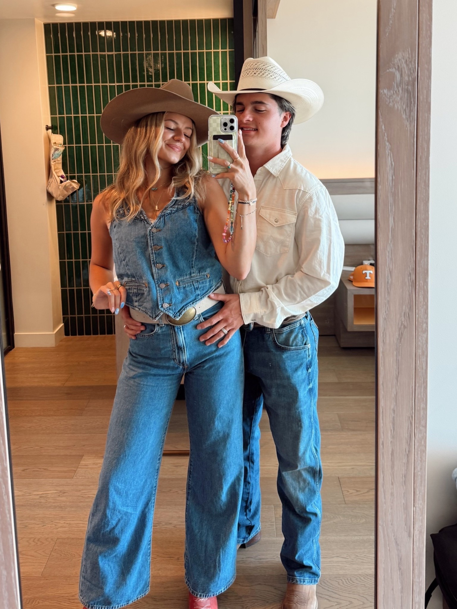 ❤️🤠🌾 CMA ootd 1 (rented my outfit from Fashion Pass and ended up just buying it cause I love it so much!) it’s from Levi’s 🤭