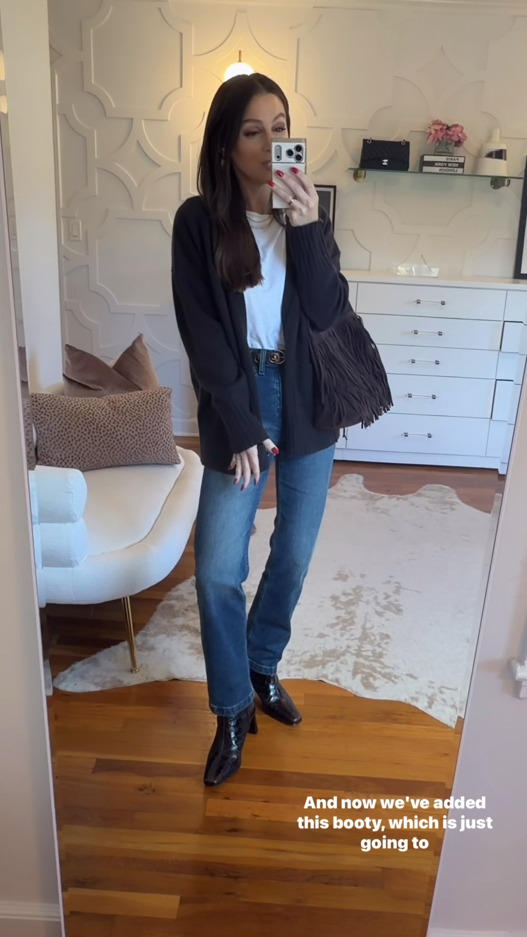 @larroude #ad
Love these booties! Perfect for the modern fall look to pair with a straight leg jean. They come in a gorgeous black leather too. I sized up half a size! Use my code Julie10 at checkout!