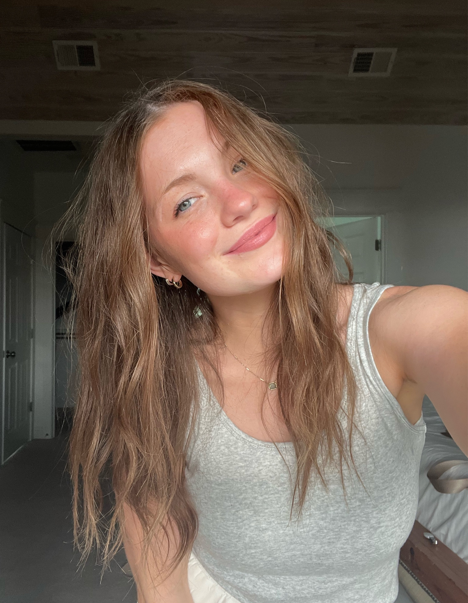 loving my makeup routine for glowy creamy skin 💋 best part is all the products are drugstore! I used the elf brush for my bronzer and the wet n wild brush for my liquid blush. The liquid blush is super pigmented so I would only do one dot on each cheek bone and a small one on the nose bridge. 

#everydaymakeup #affordablemakeup #wetnwild #elf #creamymakeup #liquidblush #creambronzer #tubingmascara 