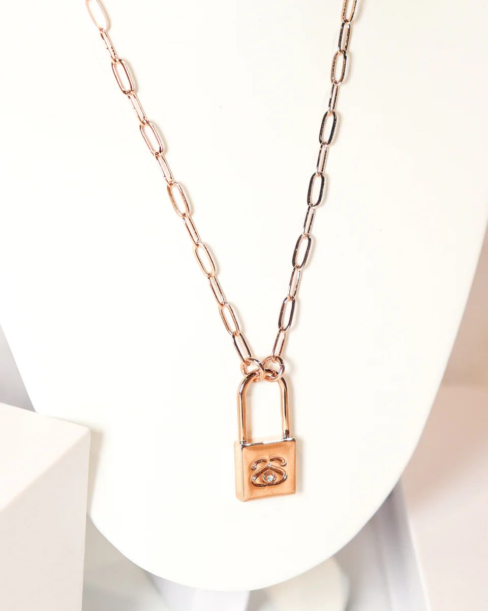 Limited Edition Necklace in Paperclip Chain with Elegante Serratura | Spark*l