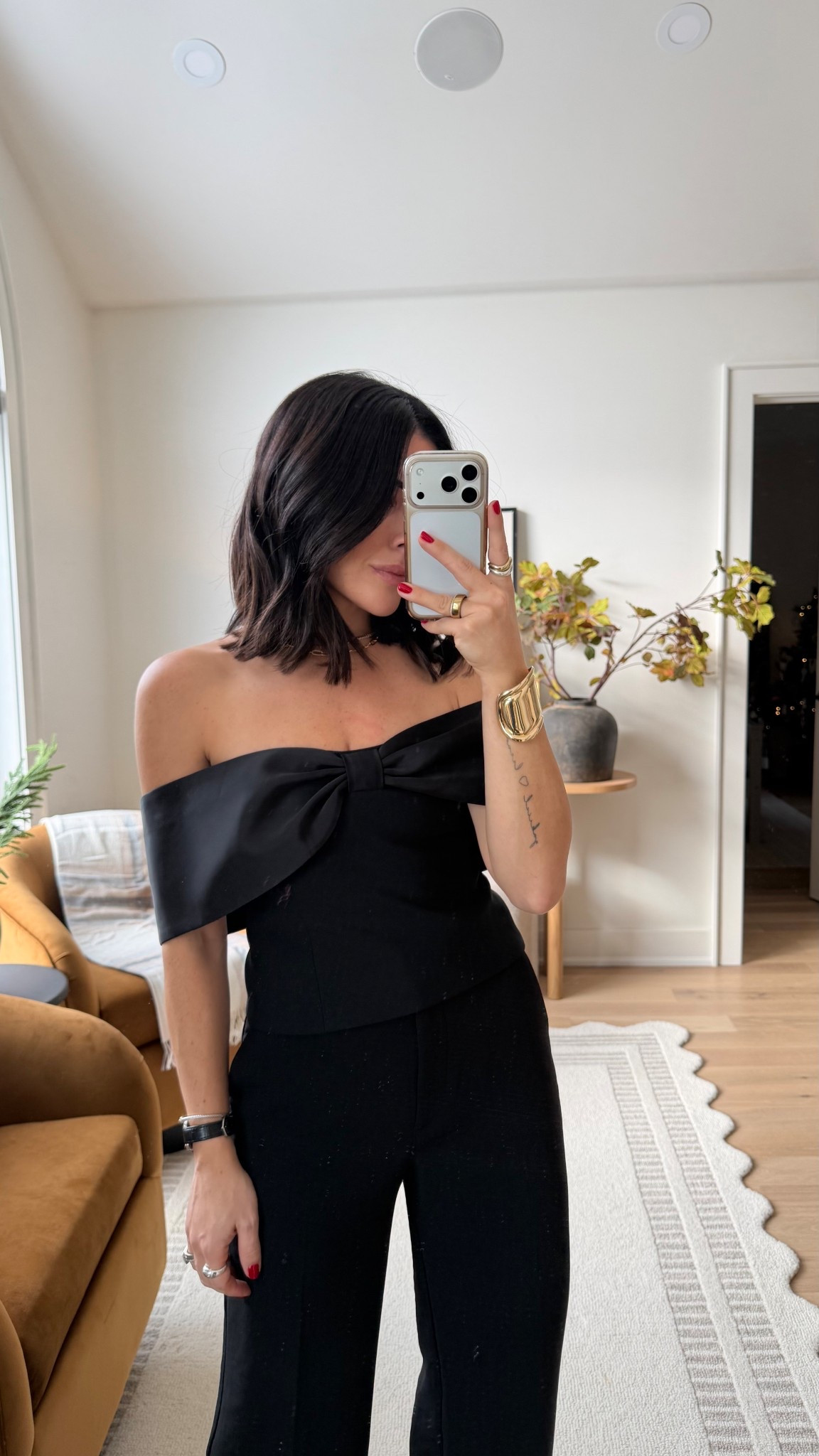 Top - XS
Pants - XS

#LTKholiday #LTKdatenight #LTKpartywear