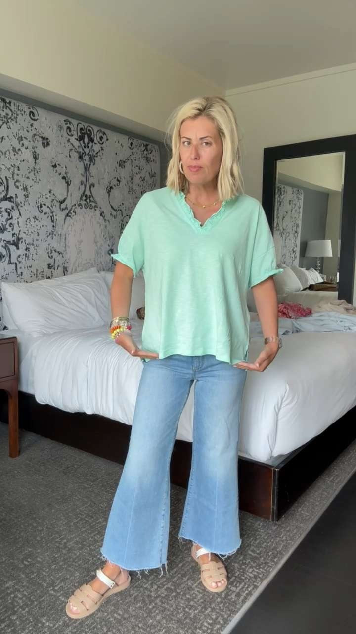 The Amelie Tee we all know and love! This is the petite one/size but I wear the regular length also. I’m in 26 jeans and 7/8 shoe tts. *Use Catherine20 at Allie + Bess

#LTKootd #LTKSeasonal