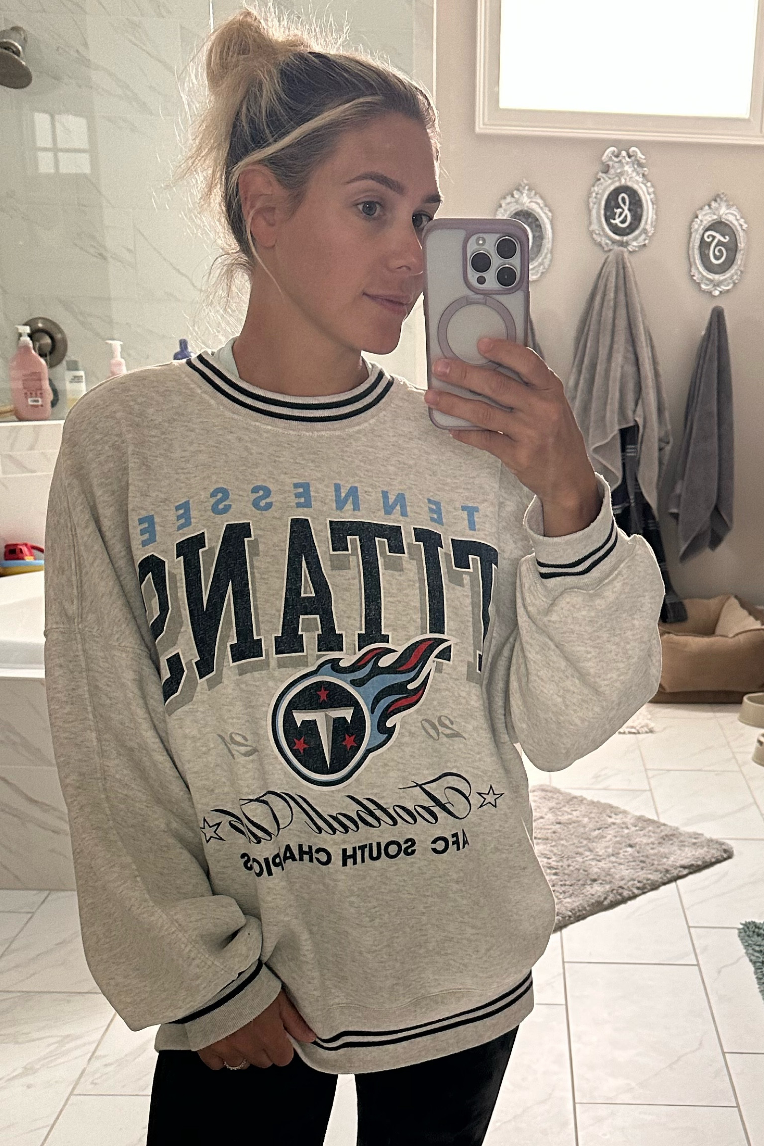 NFL oversized sweatshirt! It’s a MUST! So cozy and soft! They have all your favorite teams!

#LTKFindsUnder100 #LTKStyleTip #LTKSeasonal