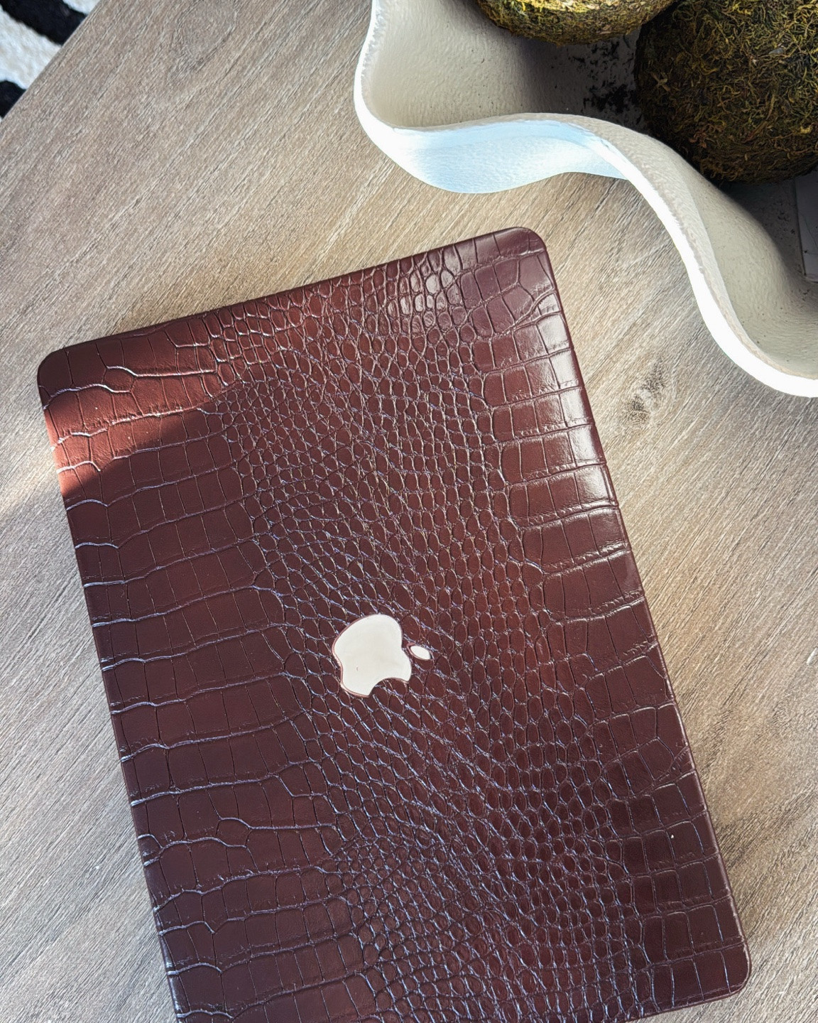 MacBook Pro cover 🤎

#LTKHome #LTKdayinmylife #LTKvlog
