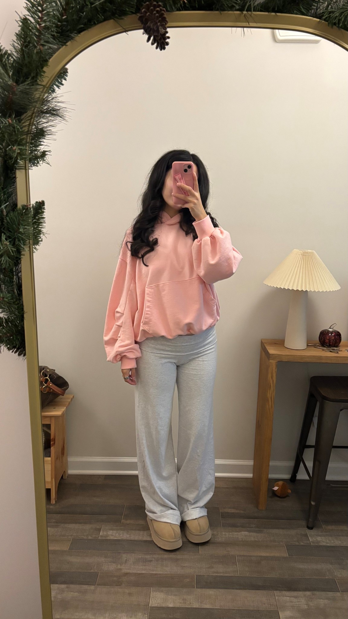 Aerie jet setter hoodie (s)
Brandy Melville Priscilla flare pants (xs/s)

#LTKFindsUnder50 #LTKPetite