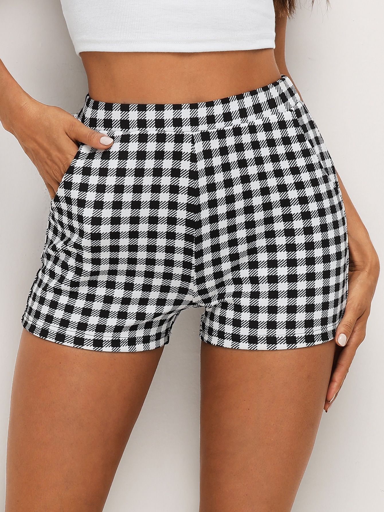 SHEIN Elastic Waist Slant Pocket Gingham Shorts | SHEIN