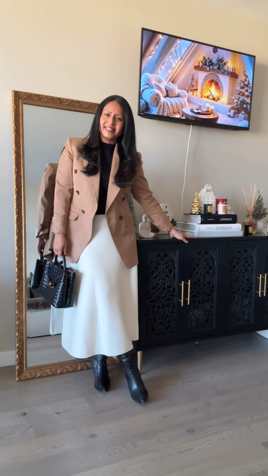 My winter wardrobe revolving around cashmere, wool, and silk 🤍 Nothing feels cozier than in Lily Silk ☁️