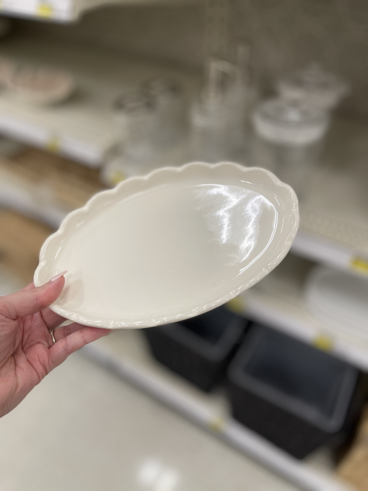 Love this oval bath tray! So cute for soaps, accessories, or everyday items. 

bathroom decor, bath decor, scallop tray 

 #LTKValentine #LTKHome #LTKSaleAlert