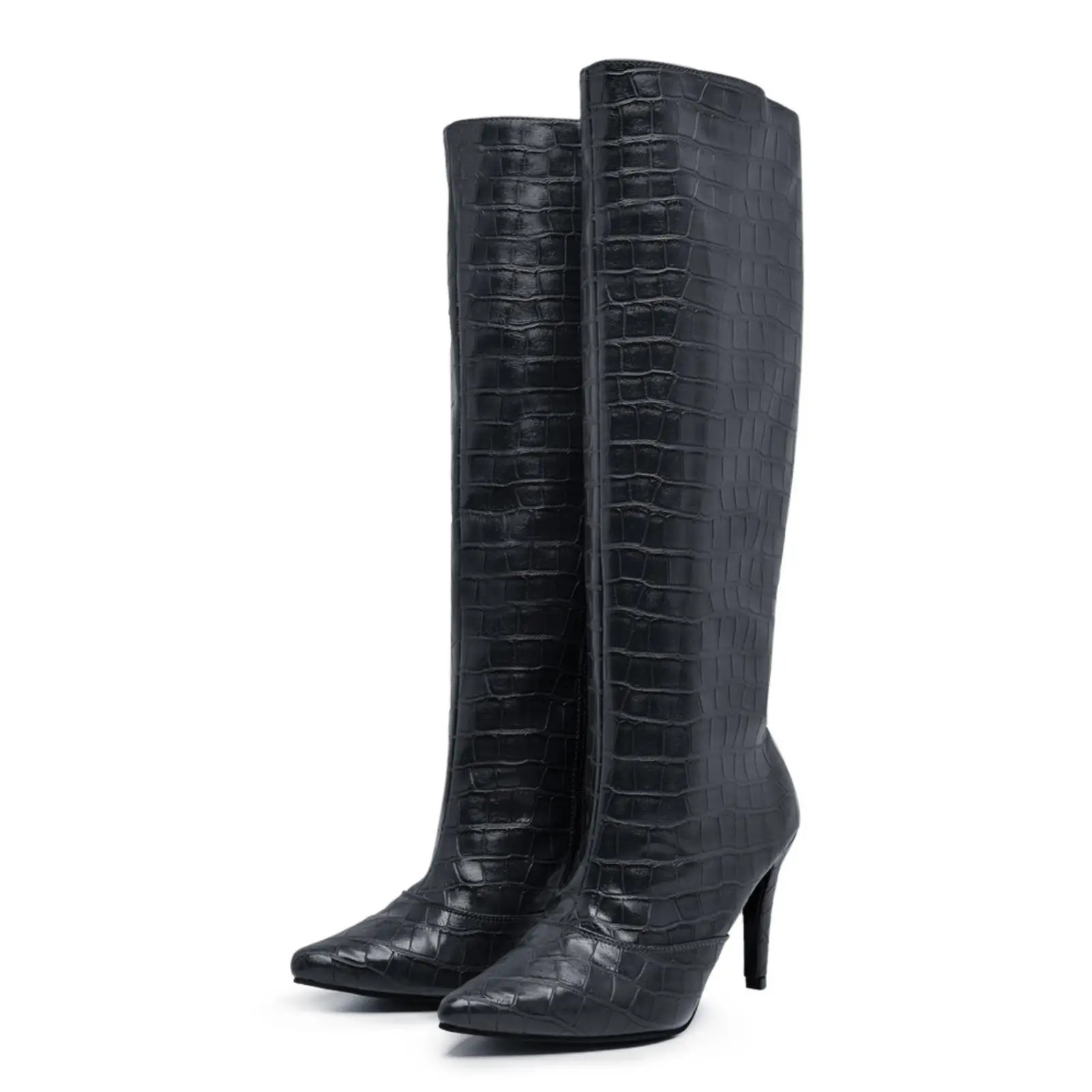 Bota Cano Longo Bico Fino Em Croco Preto Lançamento 2023 | Dafiti (BR)