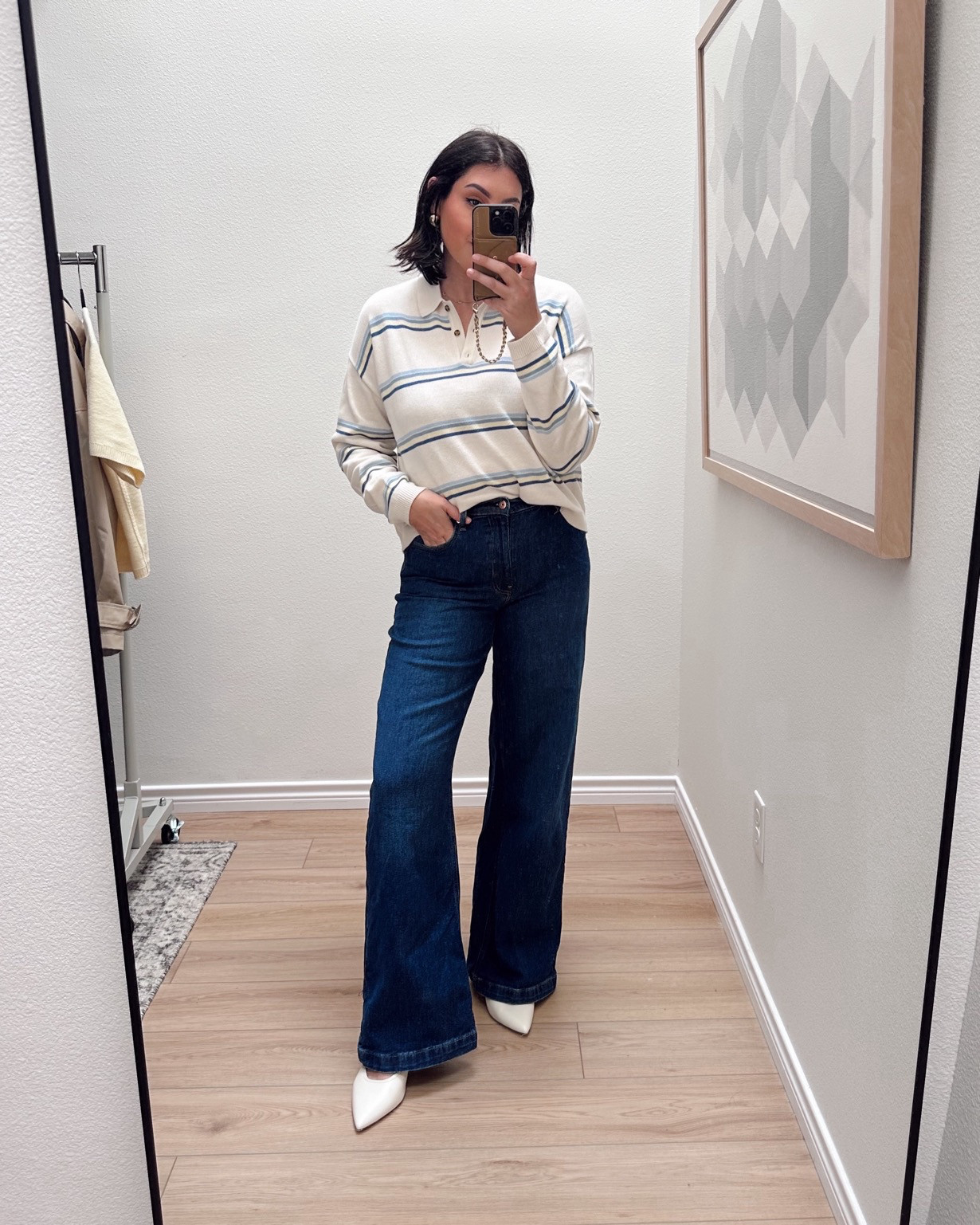 I'm in the large of the polo but could have sized down to a medium. It runs generously !

I'm in the 30 of the jeans, regular length. TTS fit. 

 