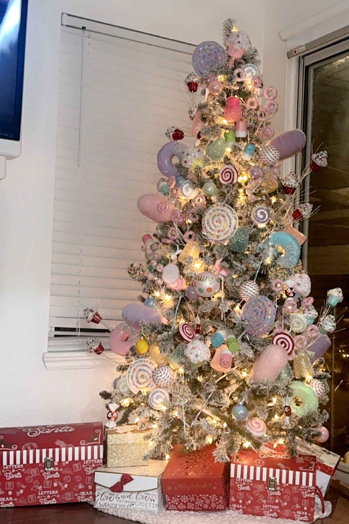 Candy Christmas tree



#LTKFindsUnder100 #LTKSeasonal #LTKFamily