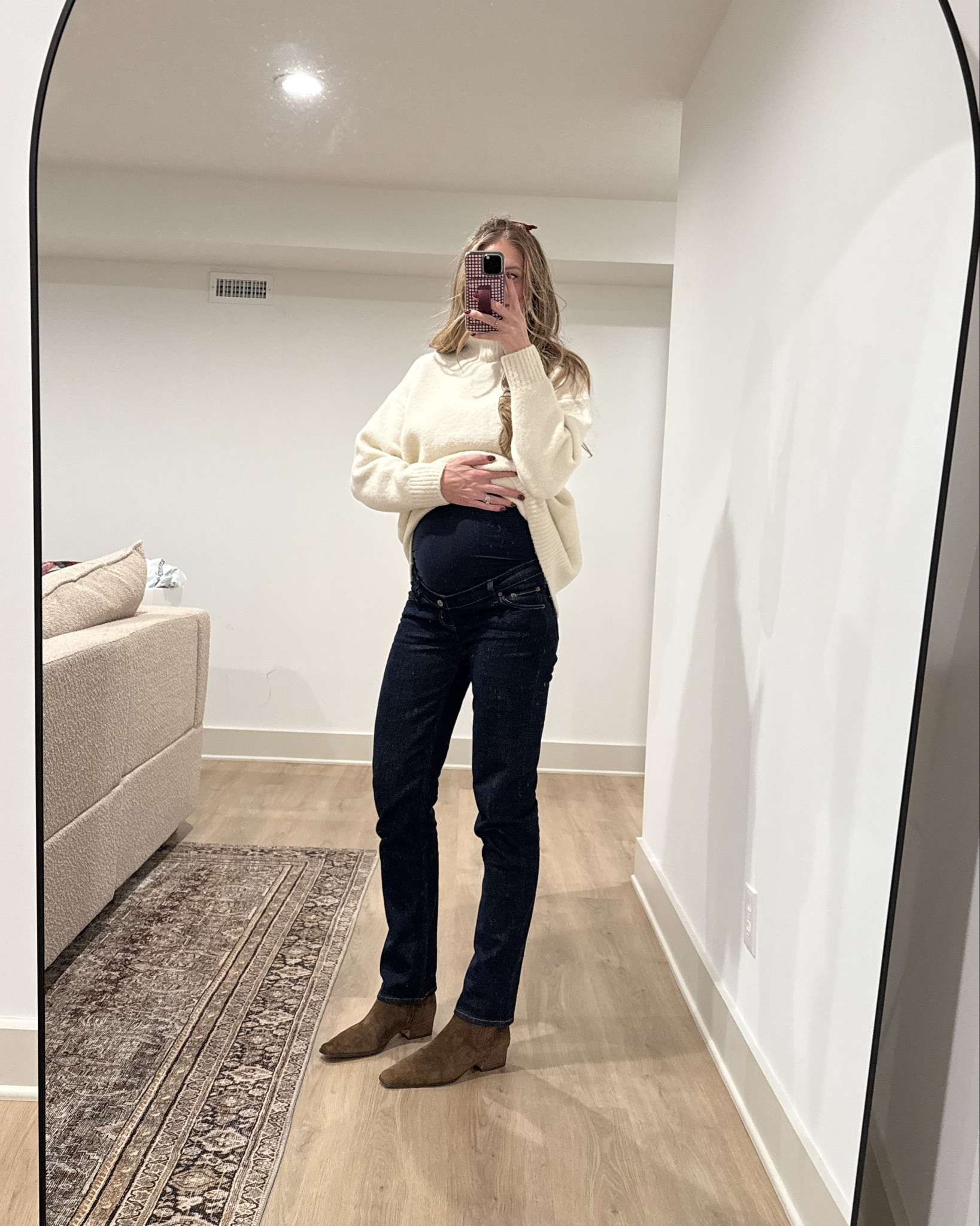 Holiday outfit I wore last night to a Christmas market! 
Coat runs bigger. Size small
Medium in turtleneck sweater
Sized down to 26 long in maternity jeans



Christmas outfit, teddy bear coat, Aritzia, Abercrombie jeans, tall maternity jeans, tall girl friendly, tall sizes, bump friendly 

#LTKBump #LTKHoliday #LTKTall