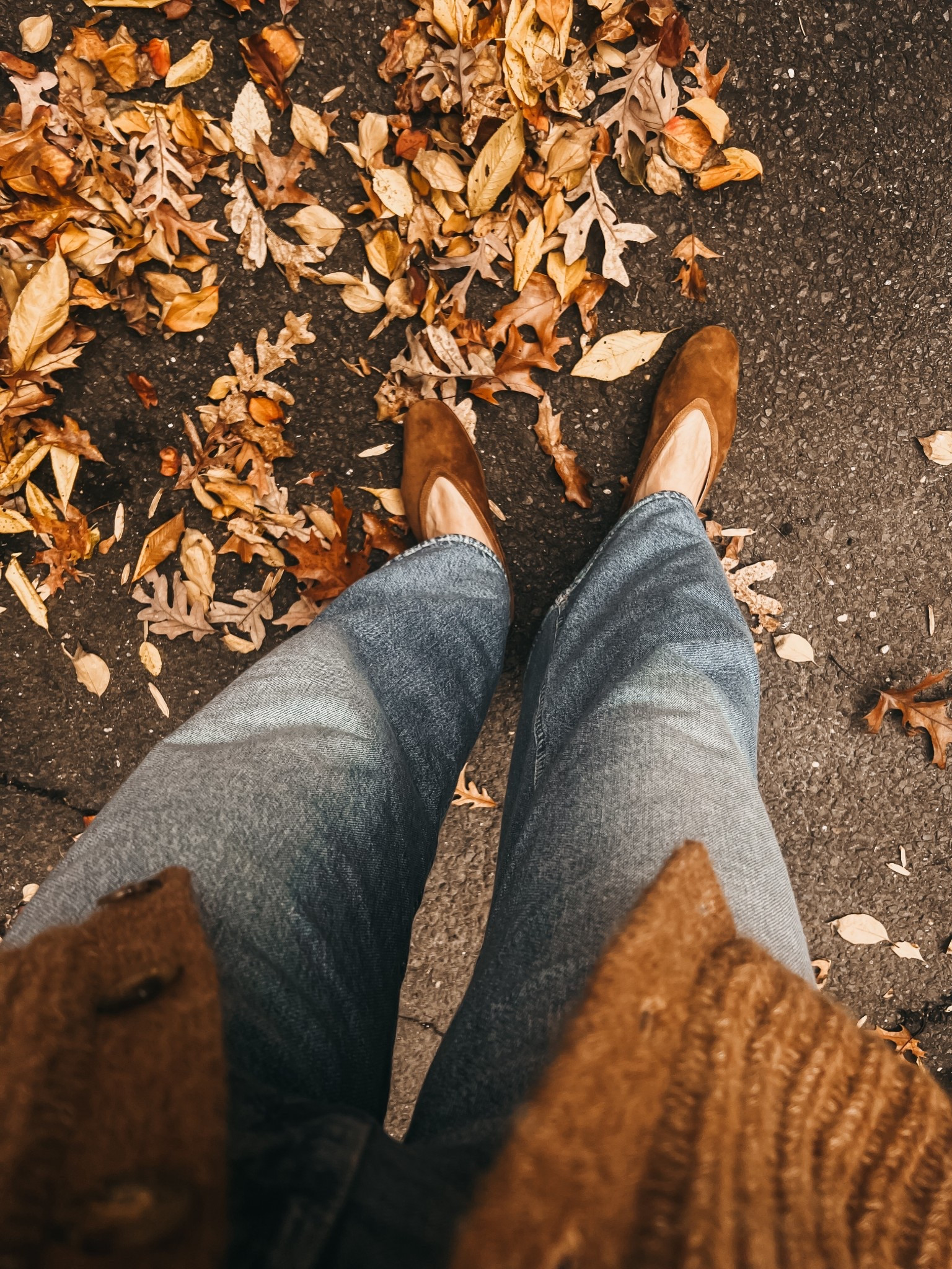 The chocolate suede flats of my dreams 

#LTKShoeCrush #LTKFindsUnder100 #LTKSeasonal