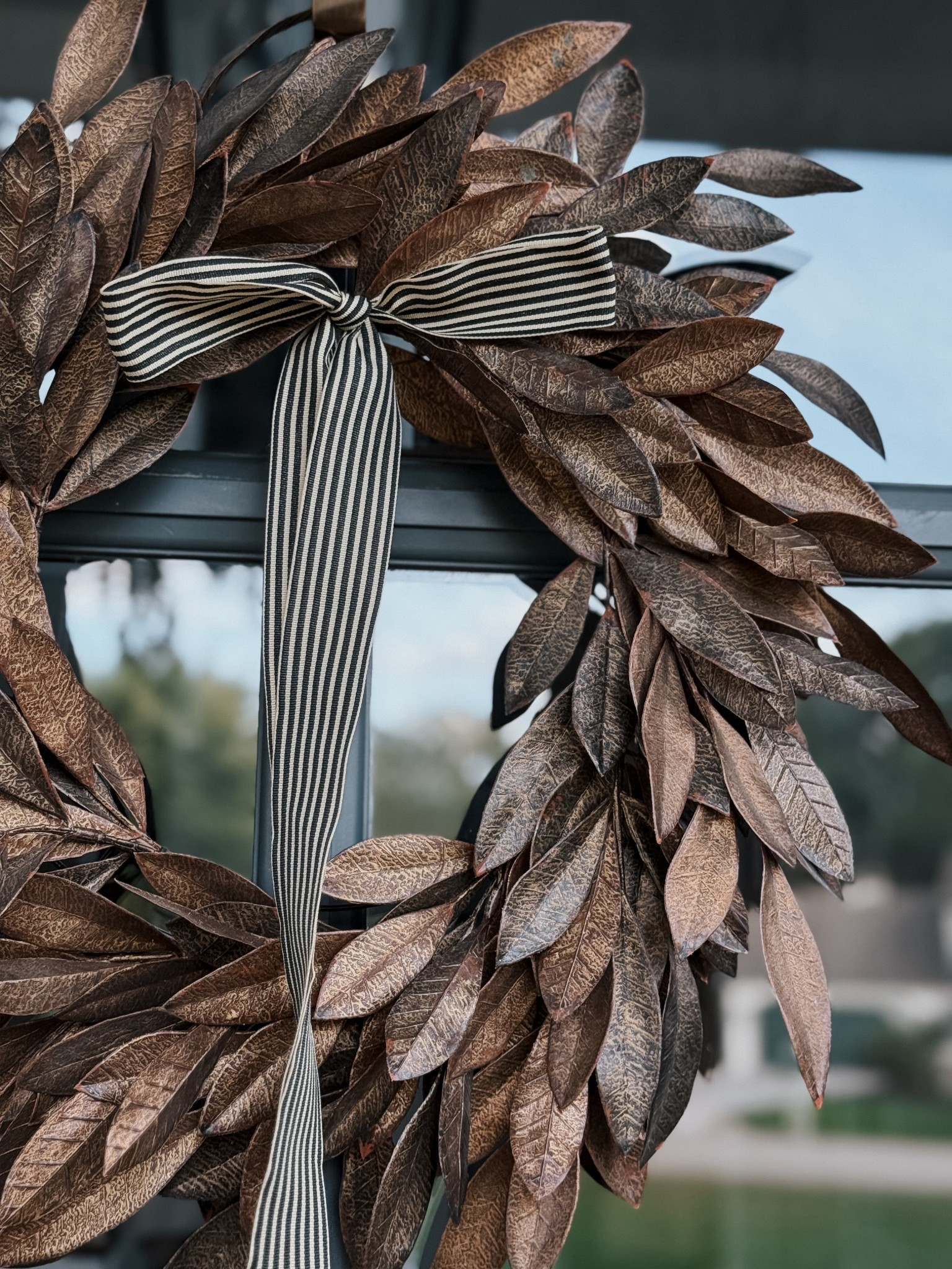 Gold leaf wreath 

#LTKHome #LTKSeasonal