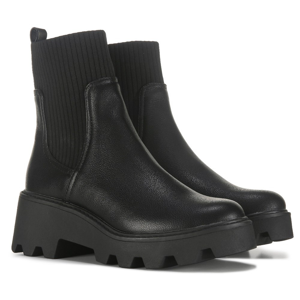 Women's Villa Chelsea Bootie | Famous Footwear