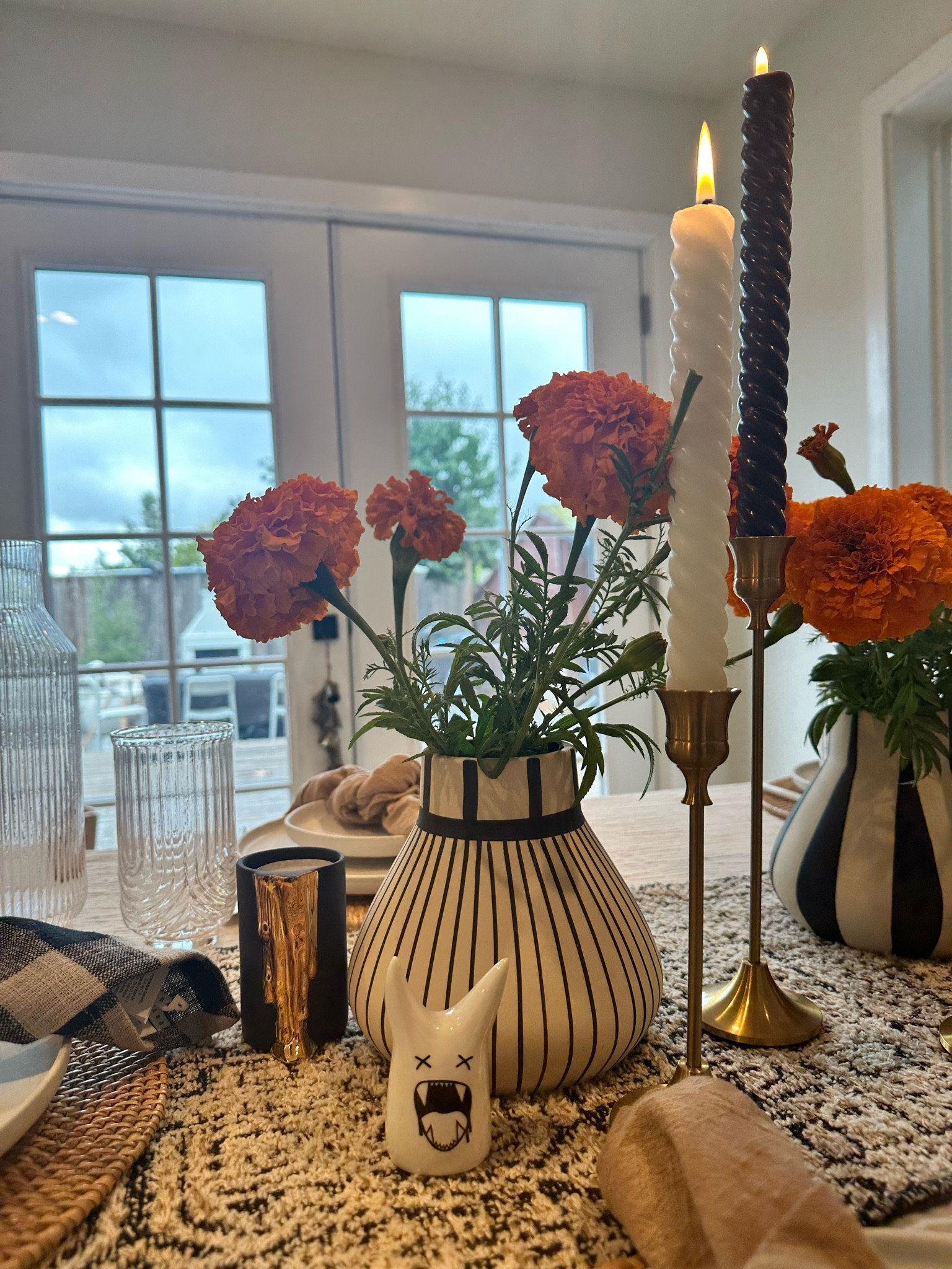 Halloween table 

#LTKSeasonal #LTKhome #LTKsalealert