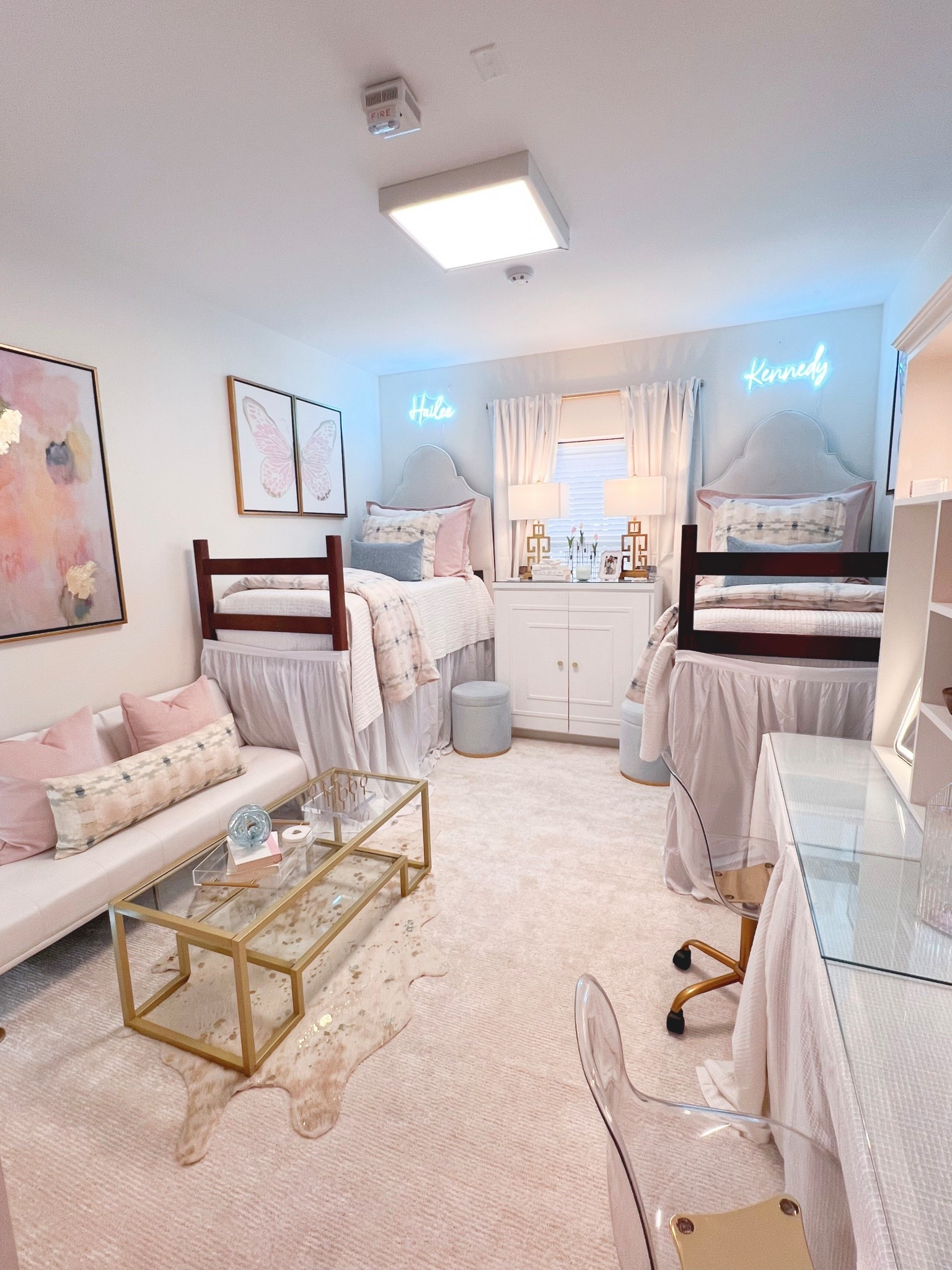 Ole Miss dorm room inspiration 
Art by MK decker designs 
Mkdeckerdesigns.com
20x30 classic blue and pink/tan butterfly
“a season for everything” abstract over futon 