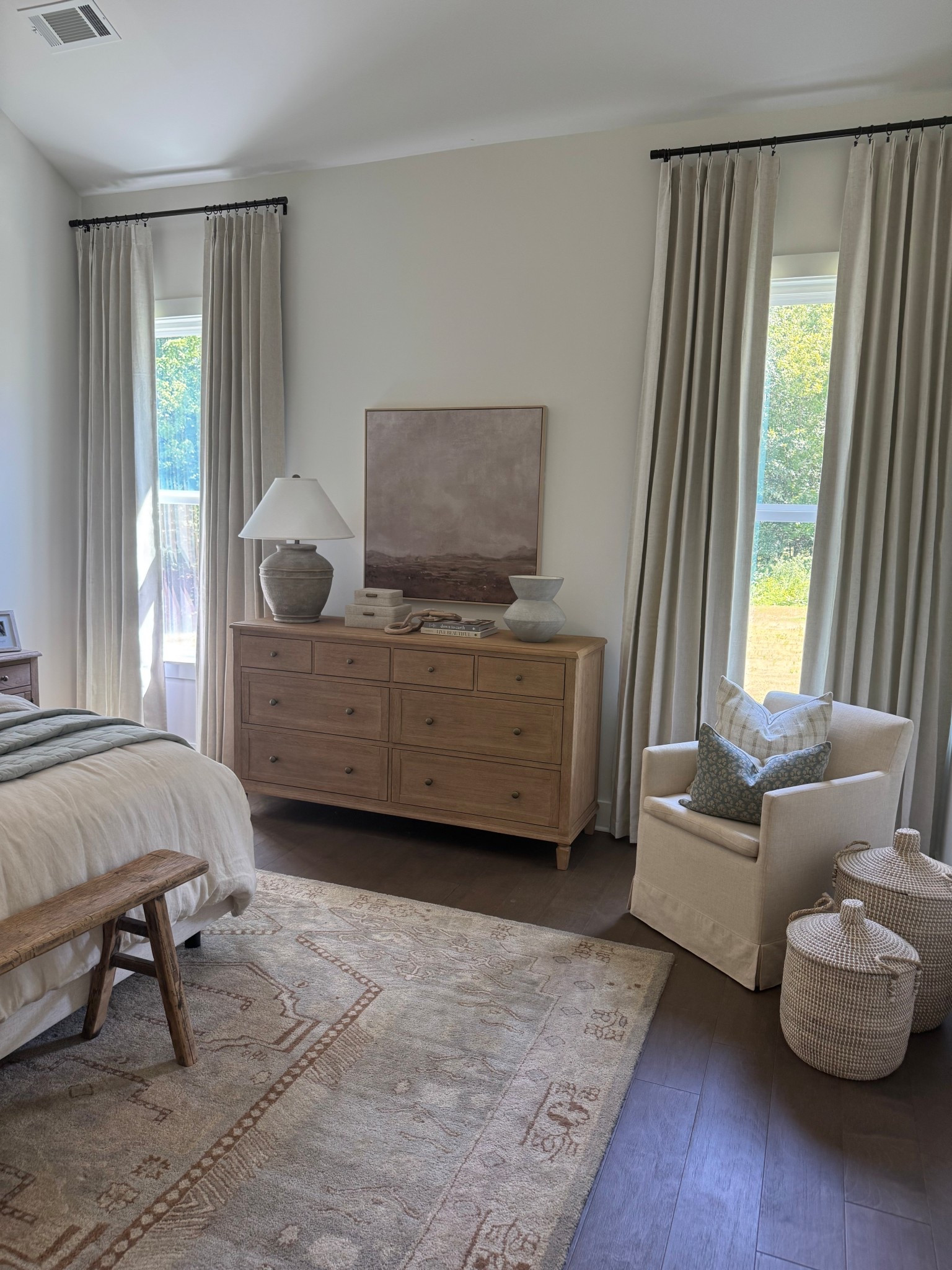 Bedroom decor, bedroom details, bedroom dresser, home decor, bedroom tub

#LTKHome #LTKSaleAlert #LTKStyleTip