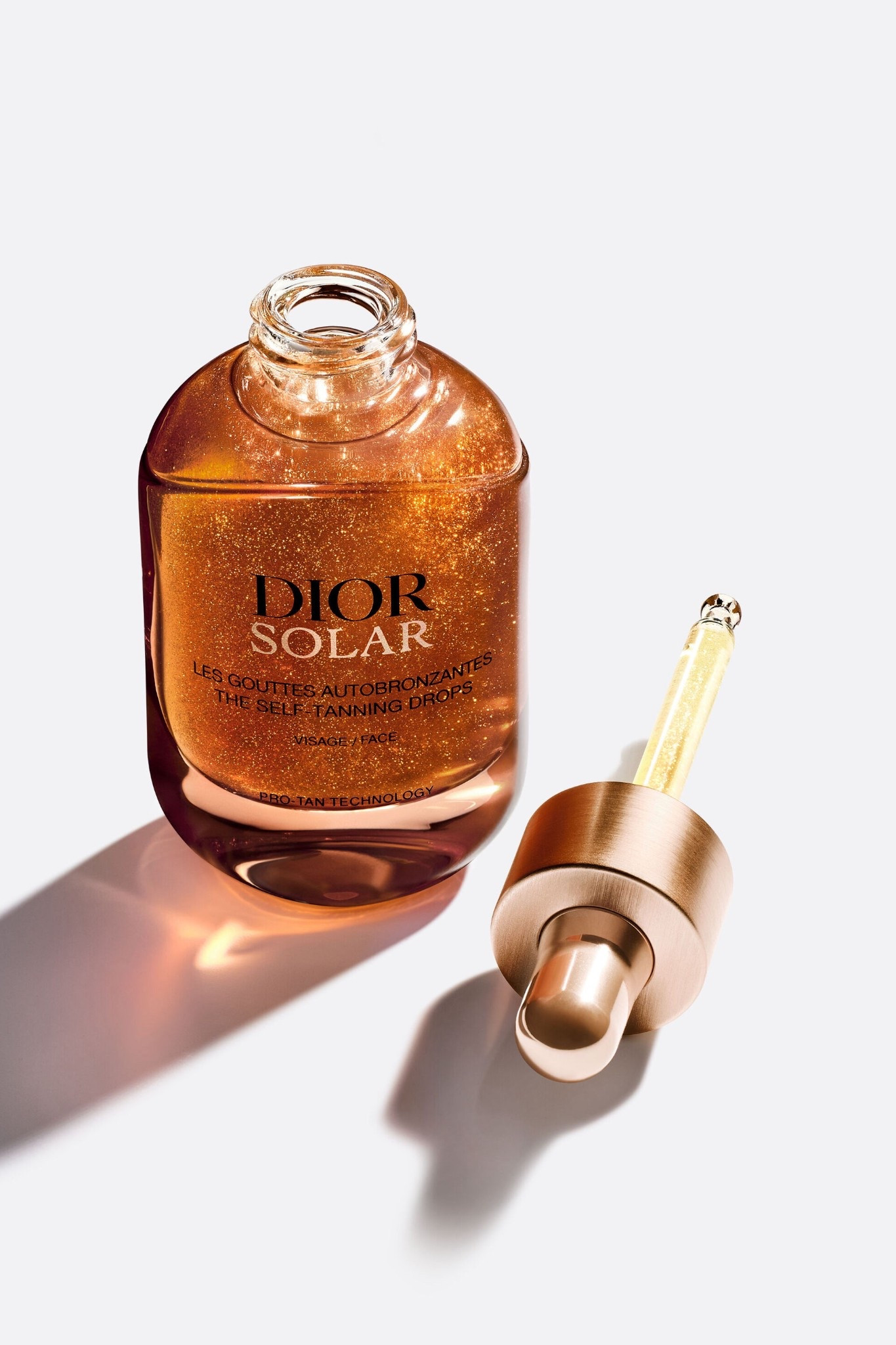 Okay this just arrived and I’m way too excited to try it 🤎✨
These self-tanning drops promise that natural, golden glow (no orange 🙌), plus they’re packed with hydrating ingredients like hyaluronic acid… so it’s giving glow and skincare in one.
What I’m most excited for:
✨ effortless, sun-kissed look all year
✨ even, streak-free finish
✨ glow that develops quickly
You already know I’ll be testing this ASAP… 