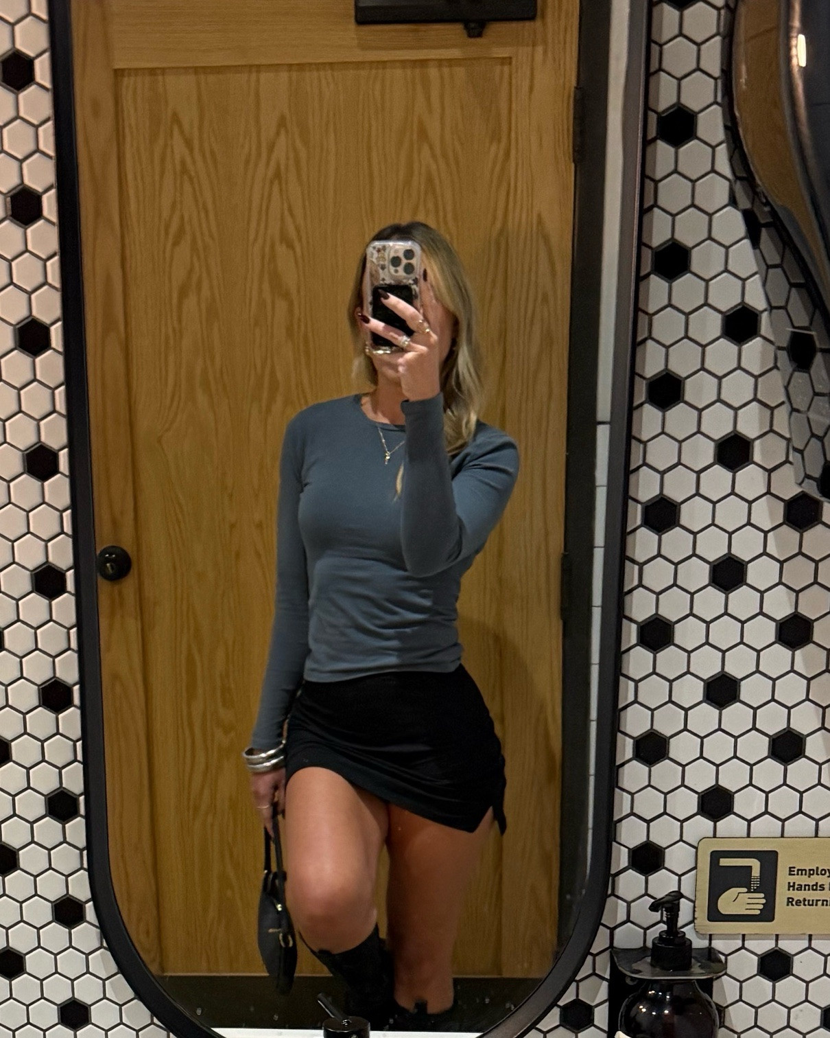 🐺🖤 

#LTKSaleAlert #LTKSeasonal #LTKStyleTip