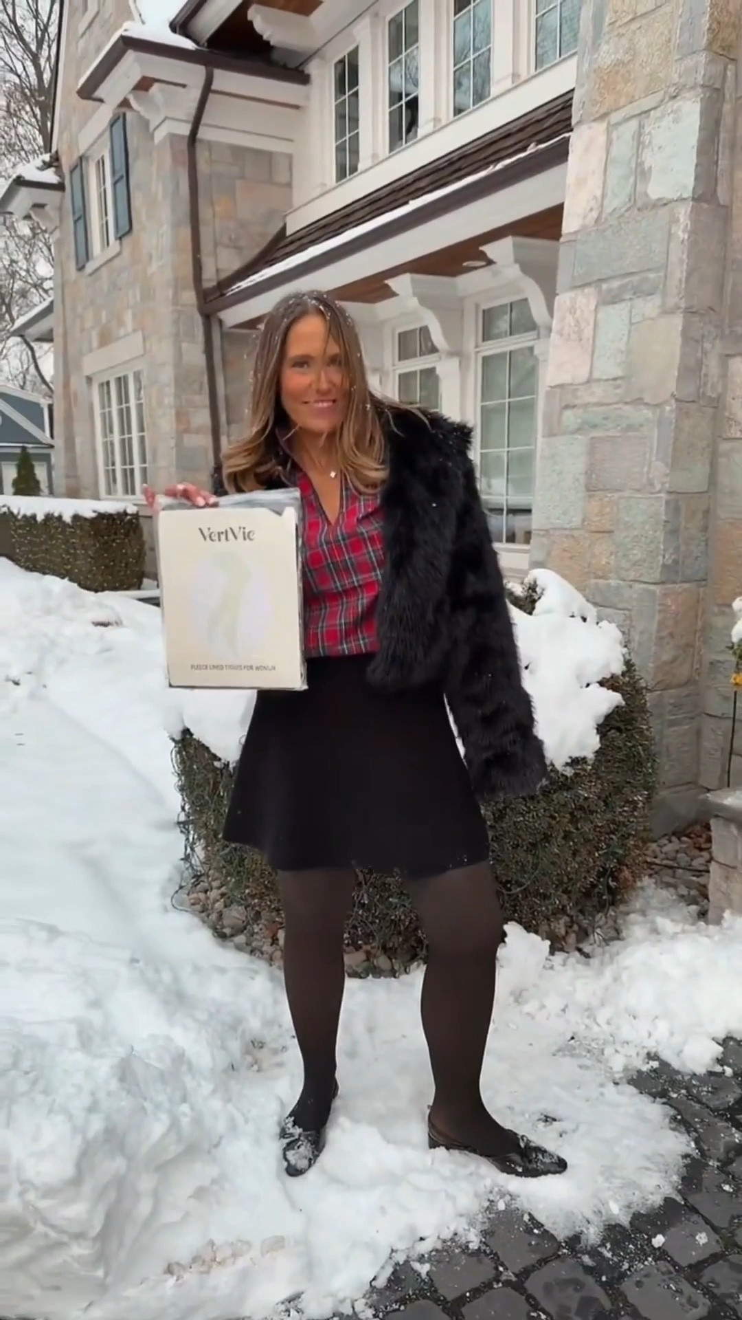 No need to retire your skirts and dresses this winter. Layer these fleece leggings to stay warm while keeping your outfits stylish all season long. They’re available on Amazon for under $30!

#LTKFindsUnder50 #LTKOver40 #LTKSeasonal