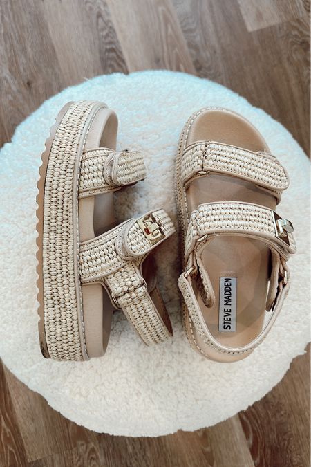 the hottest sandals this spring + summer! 





steve madden // steve madden platform sandals // steve madden sandals // platform sandals // chunky sandals // summer sandals // // spring sandals // 



#LTKstyletip #LTKfindsunder100 #LTKshoecrush