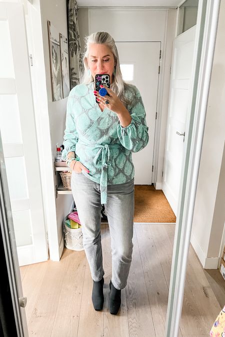 Ootd - Wednesday. Turquoise and grey wrap top from Norah over a satin top with lace, Levi’s 501 jeans in a grey wash and black stretch Vivaia boots. 



#LTKover40 #LTKworkwear #LTKstyletip