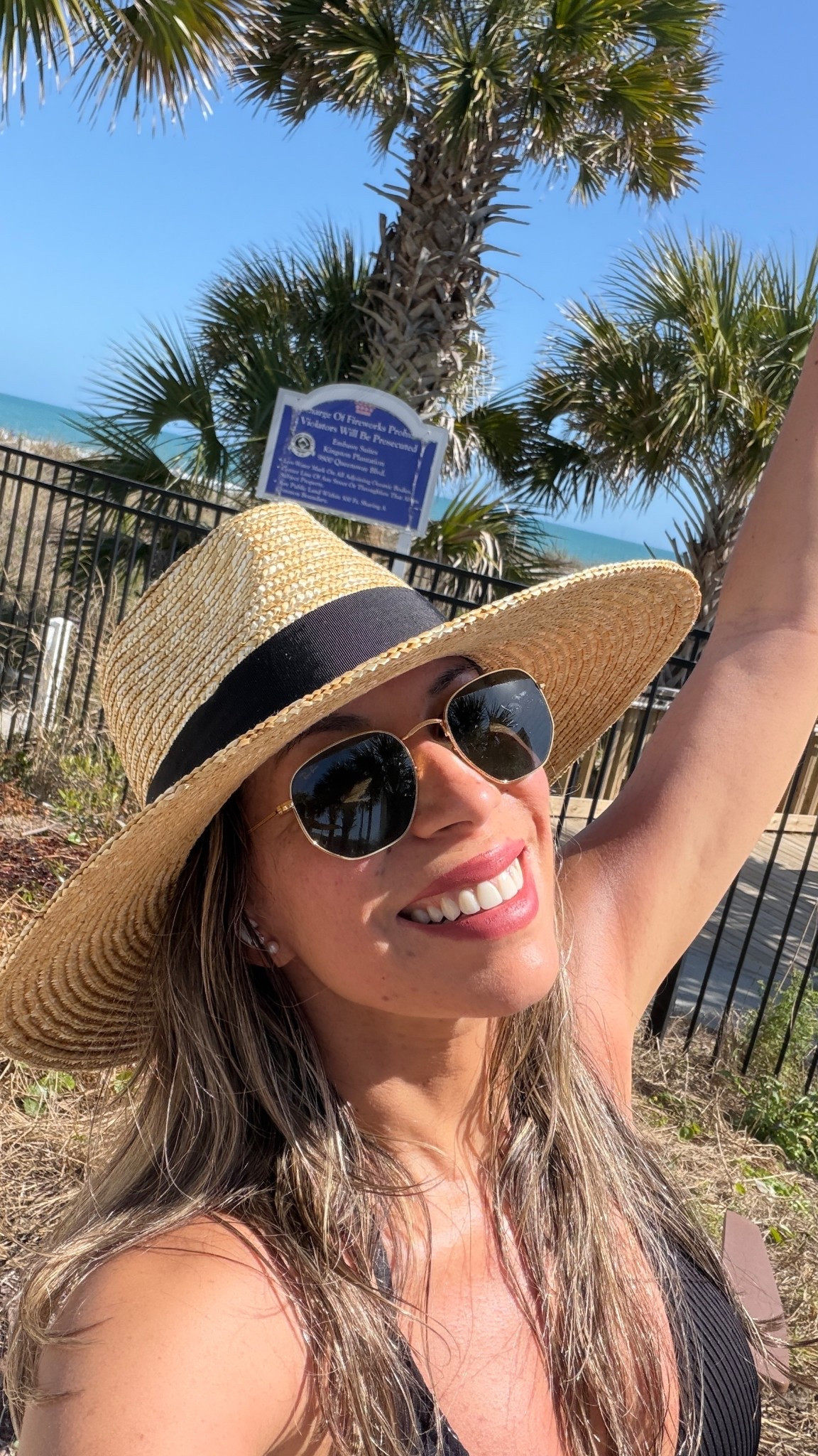 This wide brim hat + Ray-Ban sunnies just made my whole vacation look 🤎

Lightweight, flattering, and the easiest way to elevate any beach day outfit.



#ltkstyle #ltkfinds #beachstyle #summerstyle #vacationlook #rayban #amazonfinds #lookforless #coastalvibes #ltkunder50