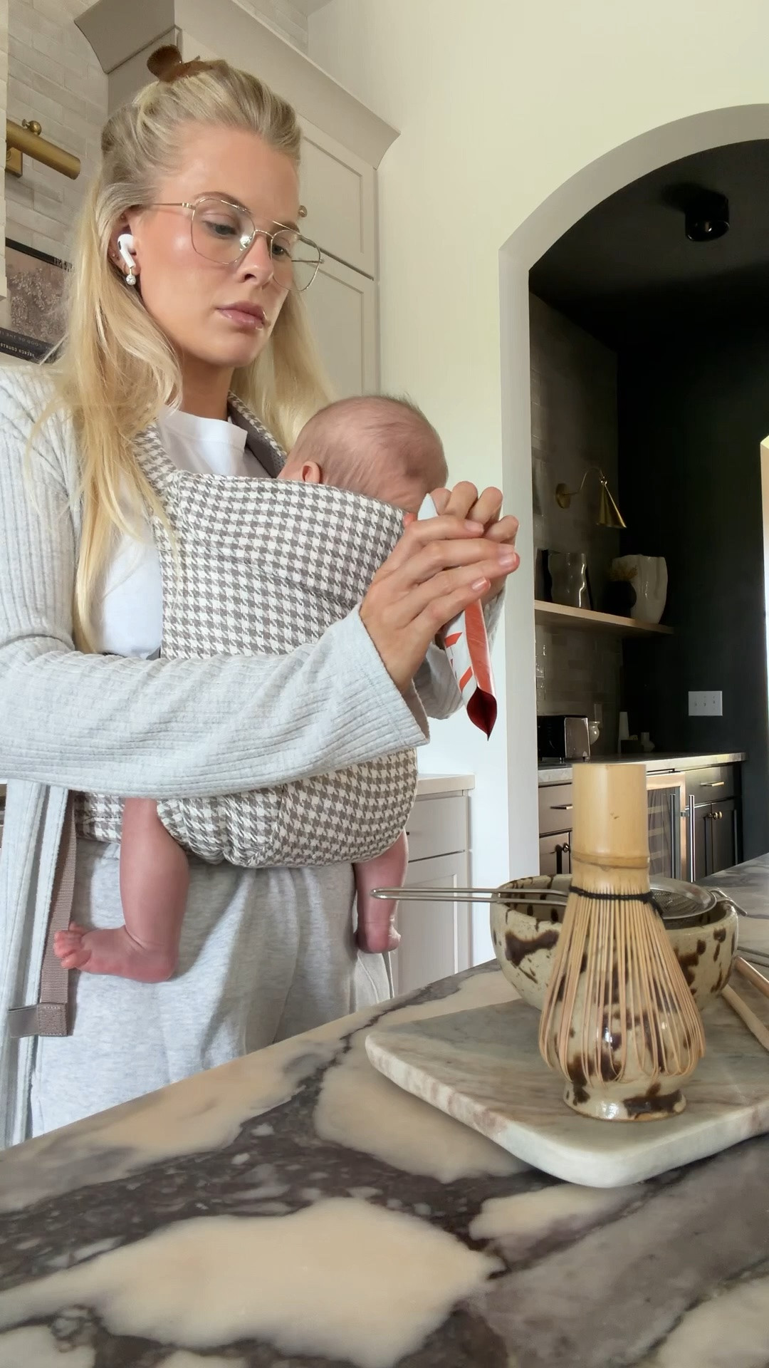 SIZE: small in cardigan, shorts are old Abercrombie (linked similar)! #kathleenpost

Postpartum outfit, newborn mom, baby carrying

#LTKmomlife #LTKmorningroutine #LTKBaby