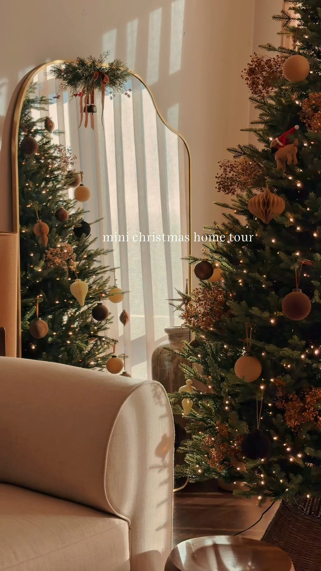 mini christmas home tour ✨

#holidaydecor #christmasviews #christmastree

#LTKSeasonal #LTKHome #LTKHoliday