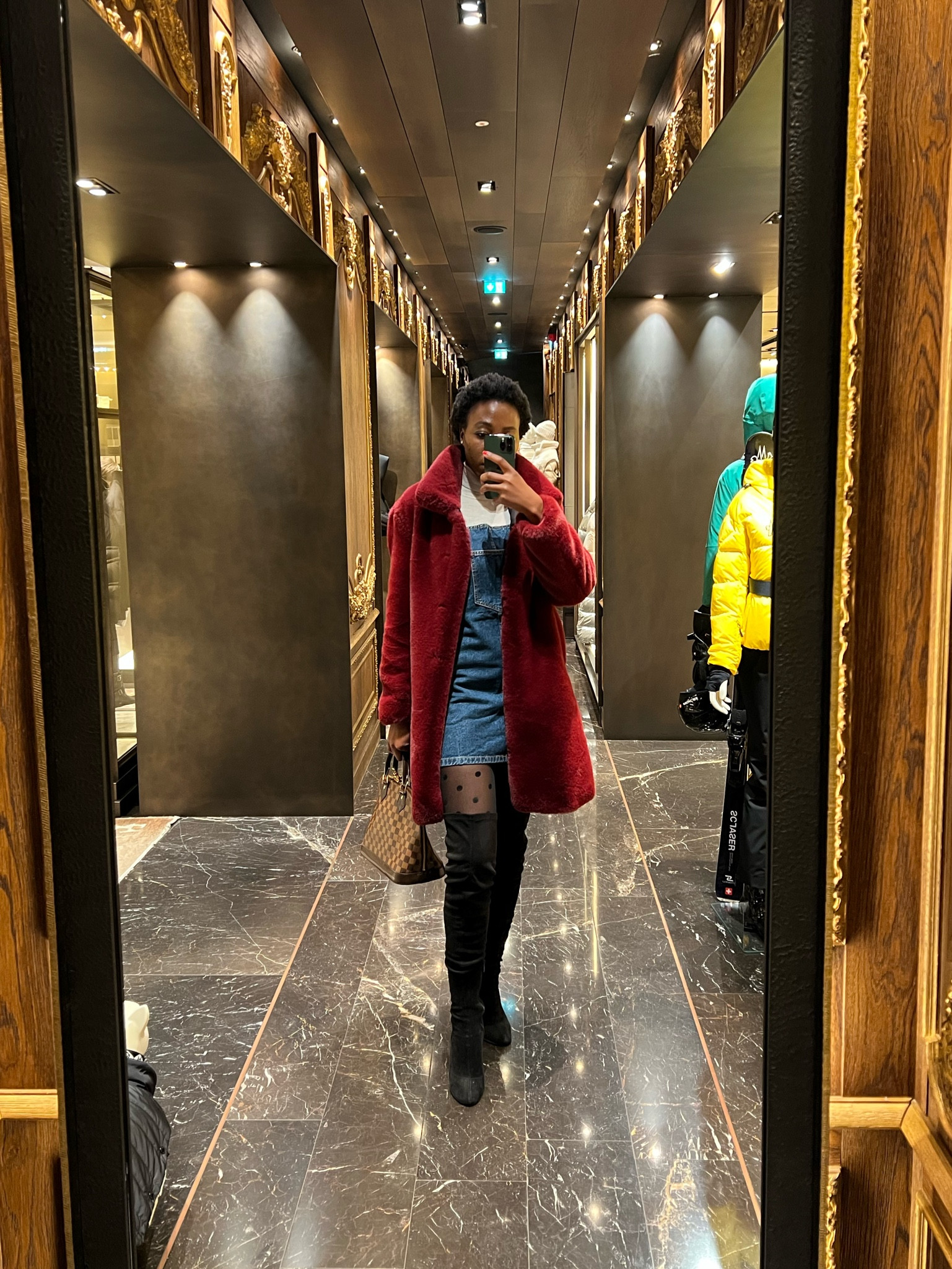 A cozy but chic holiday look #LTKGIFT

#LTKHoliday #LTKSeasonal #LTKeurope