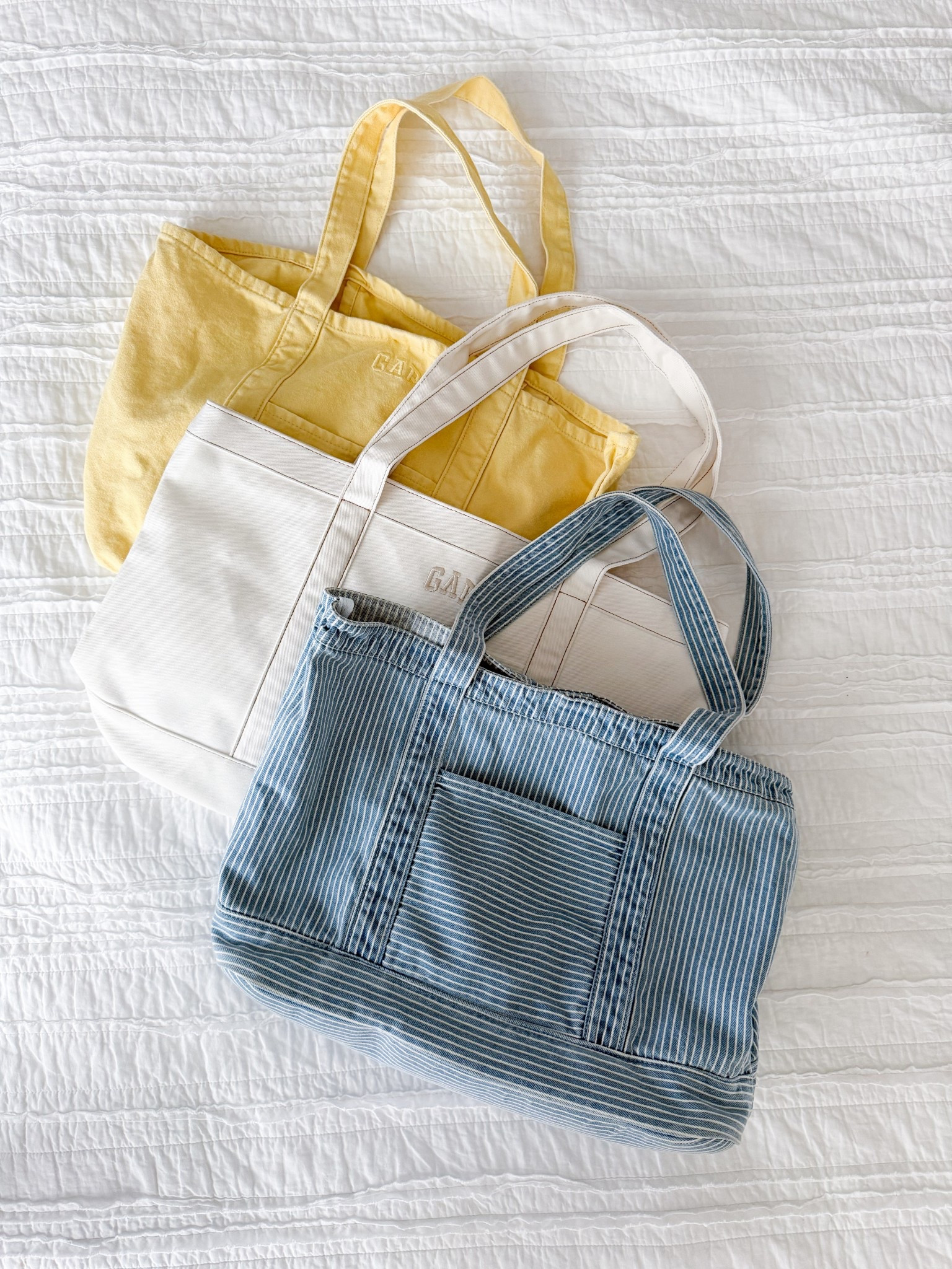 My favorite tote bags ! 


Gap tote 
Summer bag 

#LTKSeasonal #LTKootd #LTKSaleAlert
