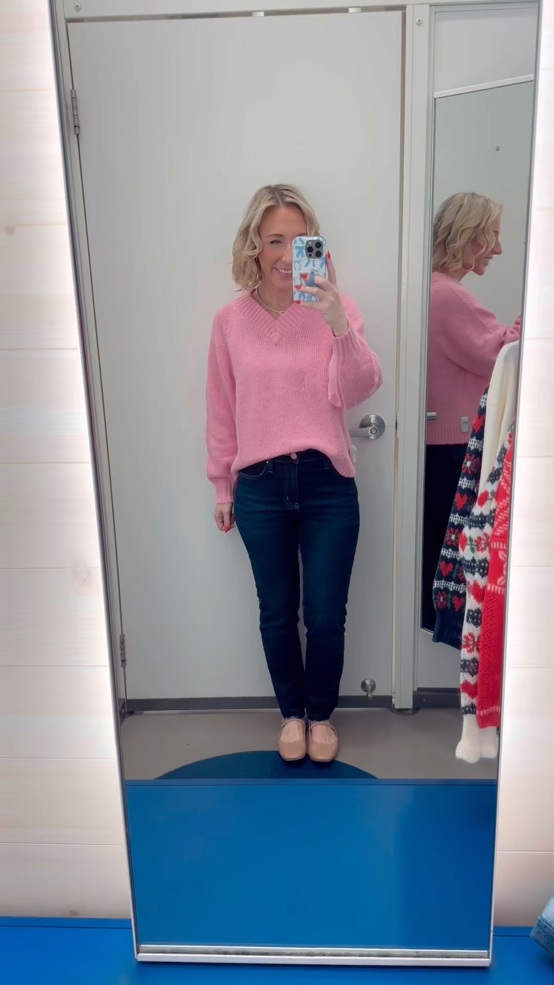 Old Navy - heart sweaters (Everything Extra 15% Off $80+ at Checkout) * Dark High Rise Straight Jean - Size 2. 

Cozy Cropped V-Neck Sweater - size Small. Currently 20% off. 
 

 

#LTKSaleAlert #LTKFindsUnder50 #LTKSeasonal