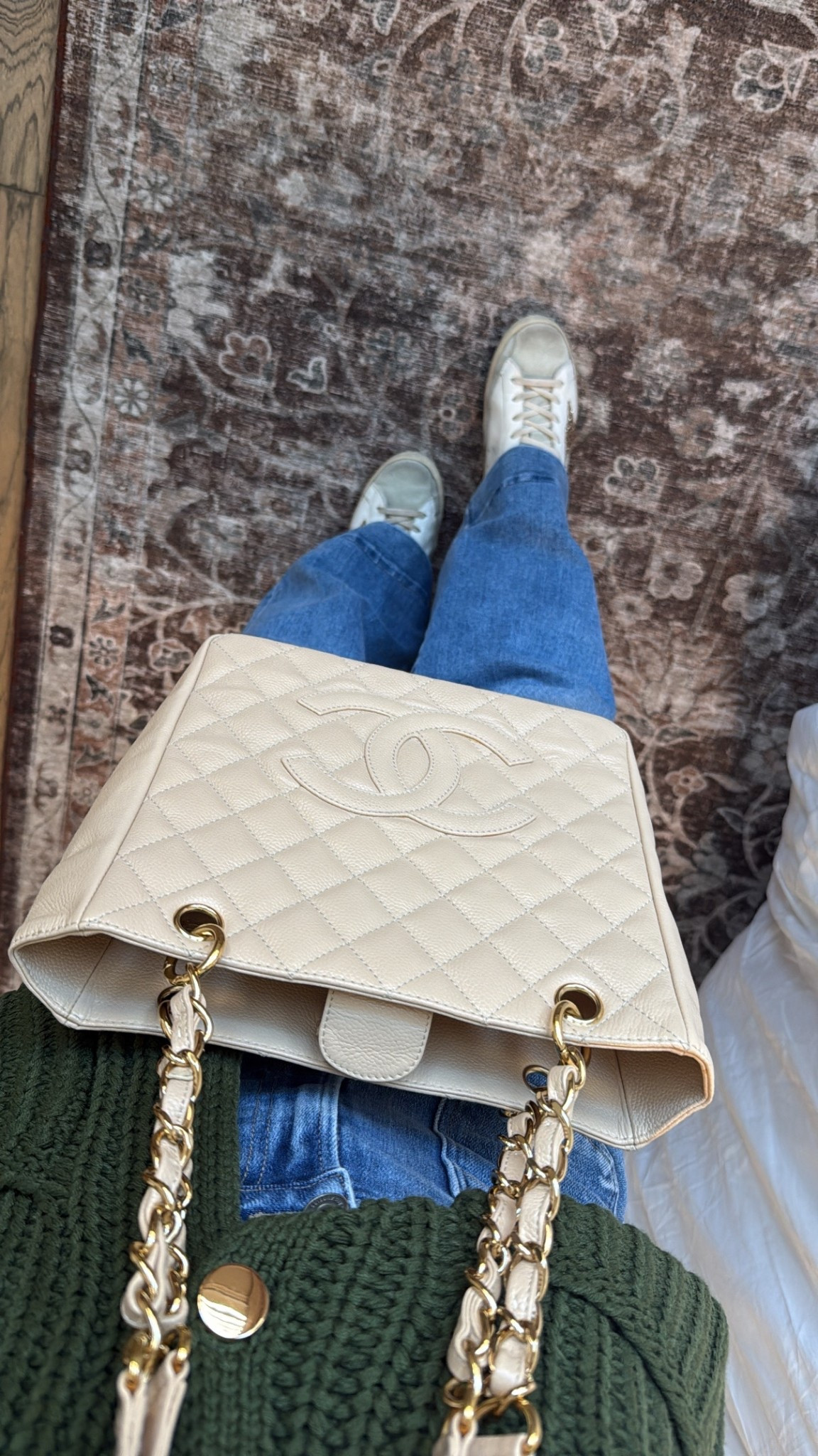 Get $50 off your @keeksdesignerhandbags purchase with code “BLAIR50” in store or online! 

#LTKSaleAlert