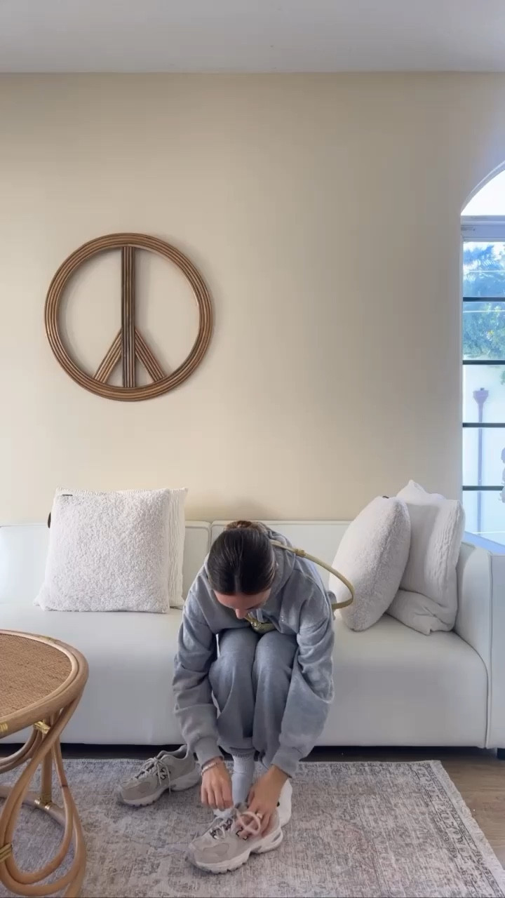 Loungewear lover 🖤 On the go with alo yoga. Wearing size S top and XS bottom. 
#aloyoga #alopartner #sweatpants 

#LTKFind #LTKtravel #LTKfit