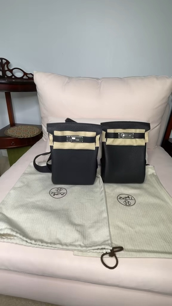 Can you tell the difference?  
.
.
.
.
.
.
.
#hermes #devilwearsprada #shopaholic #hermesbags #fyp #hermeshacados 

#LTKootd #LTKgrwm #LTKMens
