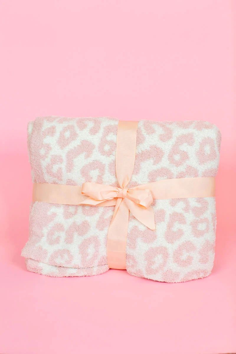Holly Cozy Blanket- Pink | Avara