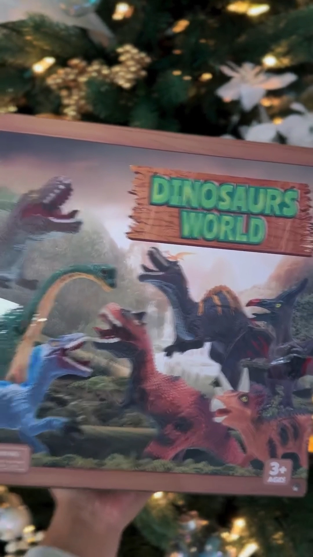 🎄🦖 Idea de regalo para esta Navidad 🦖🎄

Si tienes un peque como Santy, que ama los dinosaurios, esta es una excelente idea de regalo 🎁✨
El BotZilla 7 Piece Jumbo Dinosaur Toy Set incluye dinosaurios gigantes, realistas y súper resistentes, ideales para niños de 3 a 5 años.

Es el tipo de regalo que los niños aman desde el primer momento: fomenta la imaginación, el juego creativo y horas de diversión 🦕💚
Perfecto para poner bajo el árbol y ver caritas felices al abrirlo 🎄

Una opción segura si buscas un regalo que sí sorprenda esta Navidad 🎅🎁

#IdeasDeRegalo #RegaloDeNavidad #Dinosaurios JuguetesParaNiños BotZilla NavidadConNiños ChristmasGiftIdeas