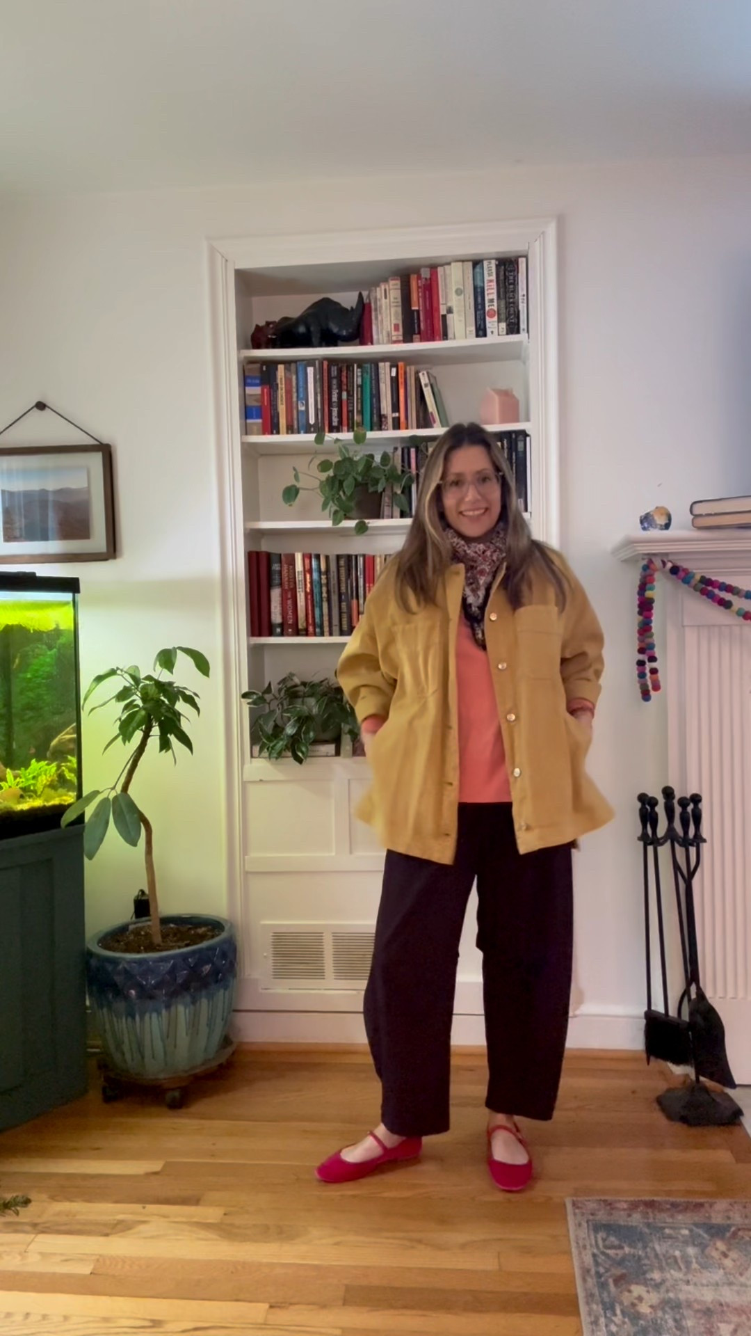 When it’s unseasonably warm, I dress like it’s spring 🤣

Oversized denim, sweater, bandana, and my favorite barrel-leg pants — just having fun with color and waiting out the weather.

#LTKmomlife #LTKootd #LTKFindsUnder50