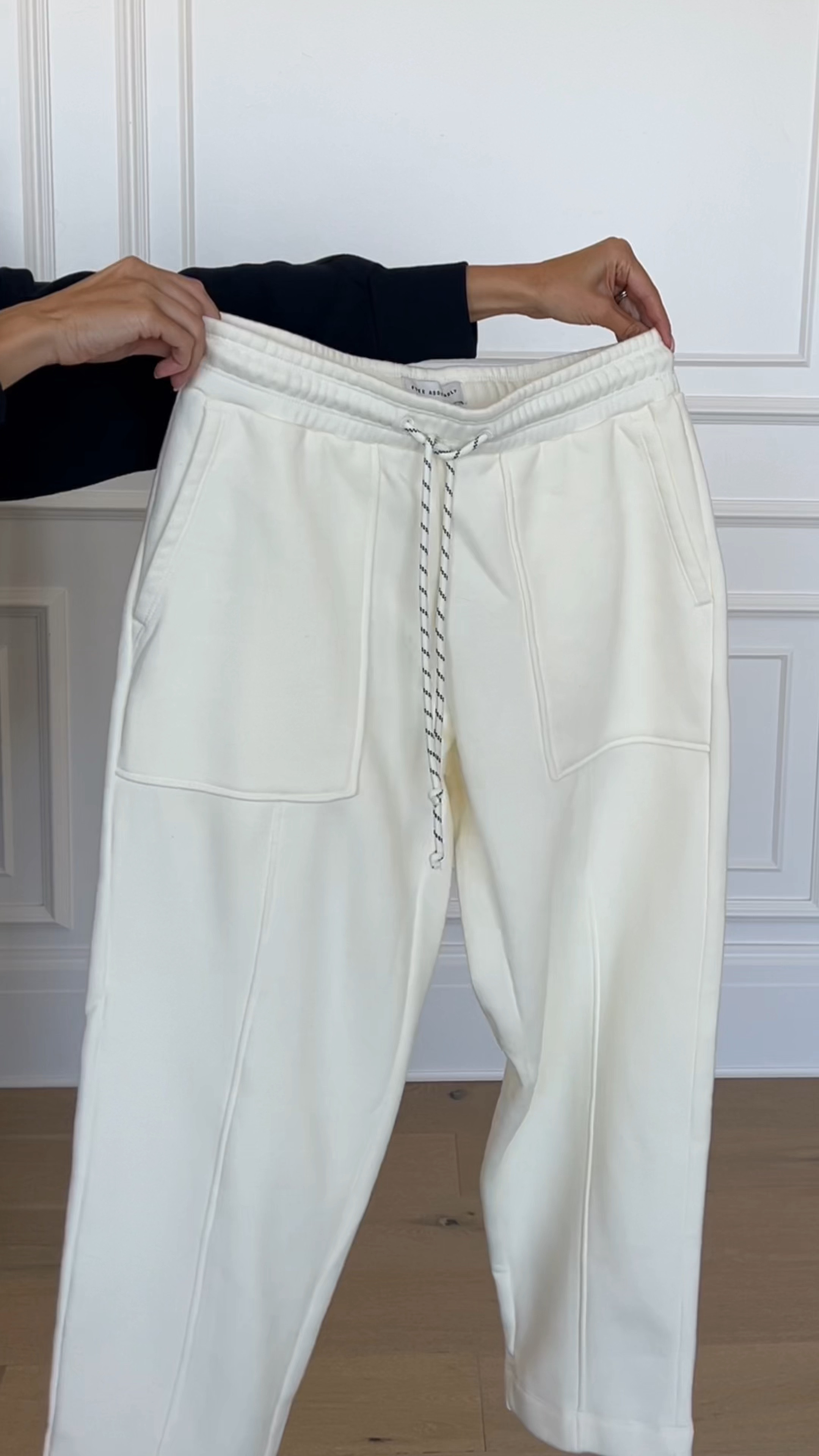 Cozy School Drop-off looks for fall. sweats sets are my go to look for minimal effort but still looking put together. 

Wearing size small in sweats 
Medium in sweatshirt 

Comment the word COZY to get this look sent directly to your dms ✨ @walmartfashion #ad #walmartfashion #FreeAssembly 
 


#LTKSeasonal #LTKfindsunder100 #LTKfindsunder50