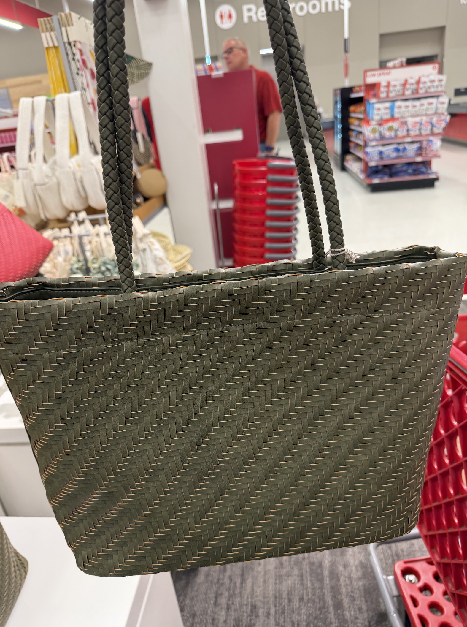 Woven bags are HUGE for summer and I just love the color of this one!

target fashion, target summer, target finds, summer outfits, vacation essentials, summer accessories, affordable trends 

 #LTKootd