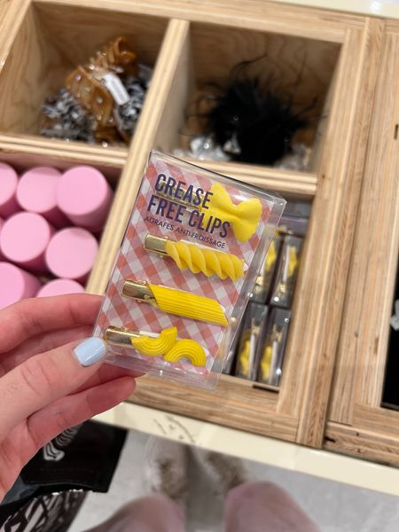 These hair clips are pasta noodle shapes!😂

#urbanoutfitters #hair #hairaccessories #accessories #giftidea #casual #everyday #outfit 

#LTKparties #LTKbeauty #LTKtravel