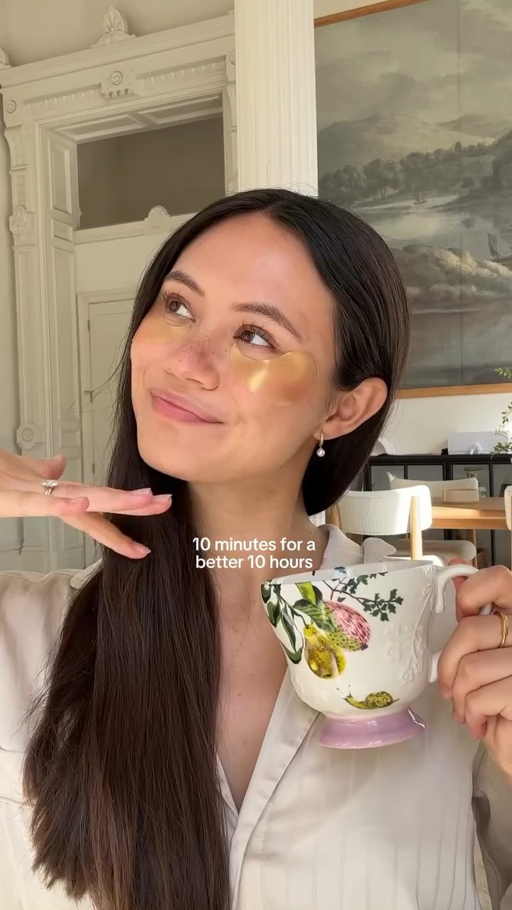 3 step self care routine for a better 10 hours 🩰🎀 Been loving these under eye patches lately + my favorite @clinique Moisture Surge 100H moisturizer for 100 hours of hydration, and a touch of blush! The perfect dose of hydration and flush of color for a natural look 🤍 These exact Anthropologie mugs are sold out but linked similar! 

 